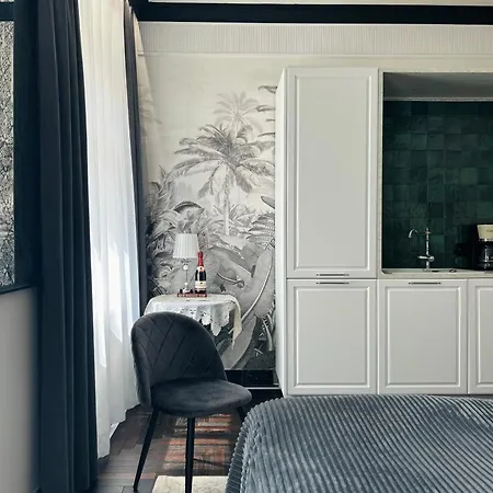 Belle Epoque / The Artdrake Collection By Gabriel Losiewicz Apartment *